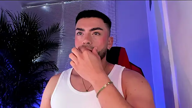 Snapshot of Alexander_Diiaz chatting on 10-15-25, 01:00 Alexander Diiaz online show from 10-15-25, 01:00