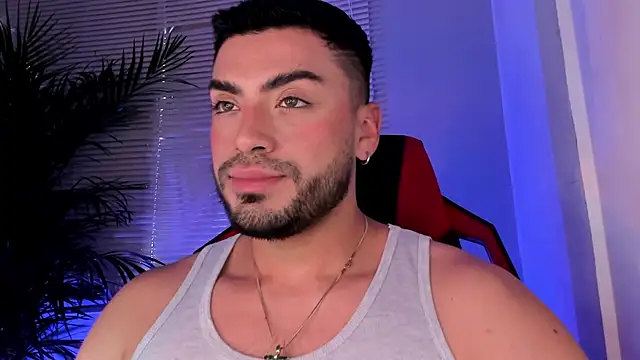 Snapshot of Alexander_Diiaz chatting on 10-17-25, 07:27 Alexander Diiaz online show from 10-17-25, 07:27