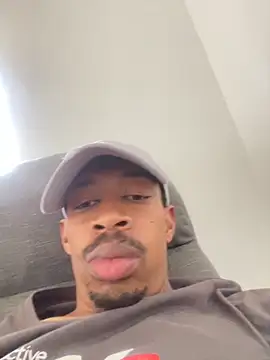 Snapshot of fitsexyman chatting on 09-14-25, 11:53 fitsexyman online show from 09-14-25, 11:53