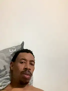 Snapshot of fitsexyman chatting on 09-20-25, 11:28 fitsexyman online show from 09-20-25, 11:28