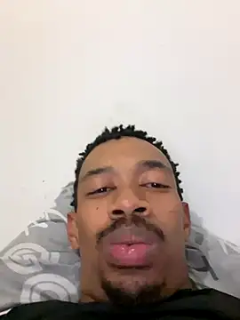 Snapshot of fitsexyman chatting on 10-06-25, 09:45 fitsexyman online show from 10-06-25, 09:45