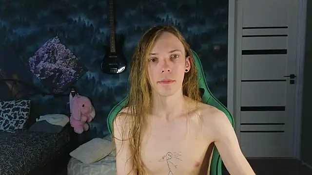 Snapshot of artass2 chatting on 06-14-26, 01:47 artass2 online show from 06-14-26, 01:47