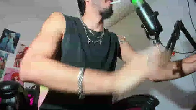 LovexJuxn  online show from 11-28-25, 01:58