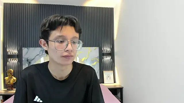 SantiagoRusso18 online show from 11-10-25, 01:32