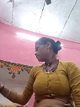 Manvi tyagi online show from 10-24-25, 04:09