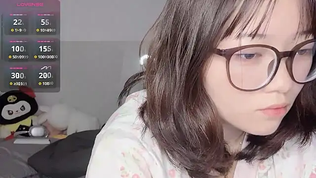 Snapshot of Xoxo-258 chatting on 10-21-25, 12:33 Xoxo-258 online show from 10-21-25, 12:33