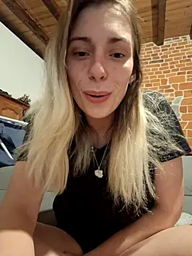 Snapshot of SexyAlya chatting on 10-24-25, 11:45 SexyAlya online show from 10-24-25, 11:45