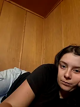 Snapshot of YoungLiisaxx chatting on 09-10-25, 05:51 YoungLiisaxx online show from 09-10-25, 05:51