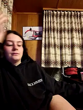 Snapshot of YoungLiisaxx chatting on 02-04-26, 06:14 YoungLiisaxx online show from 02-04-26, 06:14