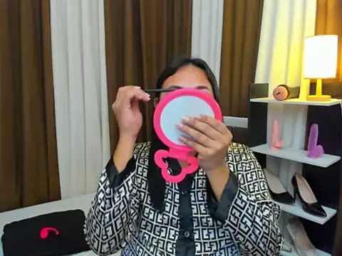 TsUncutKaren online show from 10-17-25, 04:09