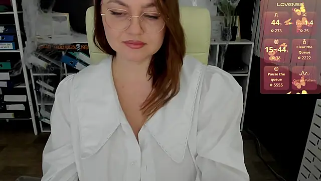 Snapshot of _feel_me_ chatting on 10-30-25, 01:51 feel me online show from 10-30-25, 01:51