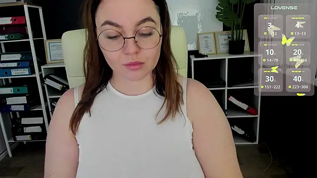 Snapshot of _feel_me_ chatting on 12-02-25, 02:06 feel me online show from 12-02-25, 02:06