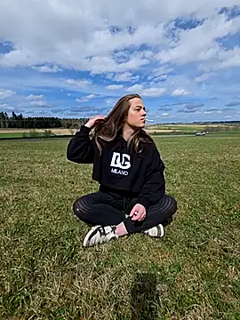 Luna Lynn online show from 04-06-26, 11:55