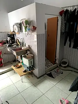 Snapshot of Tiffany-yy chatting on 10-14-25, 05:19 Tiffany-yy online show from 10-14-25, 05:19