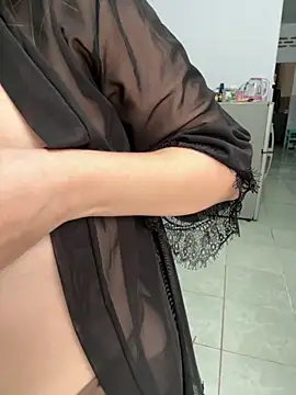 Snapshot of Tiffany-yy chatting on 11-07-25, 06:35 Tiffany-yy online show from 11-07-25, 06:35