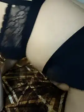 Snapshot of DesiDreams chatting on 09-11-25, 01:44 DesiDreams online show from 09-11-25, 01:44