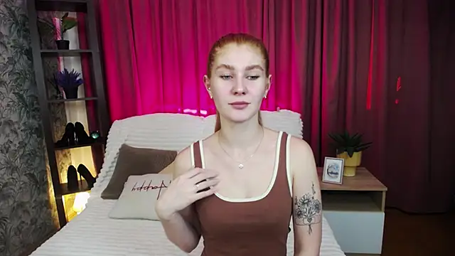 JuliaPowers  online show from 09-15-25, 04:01