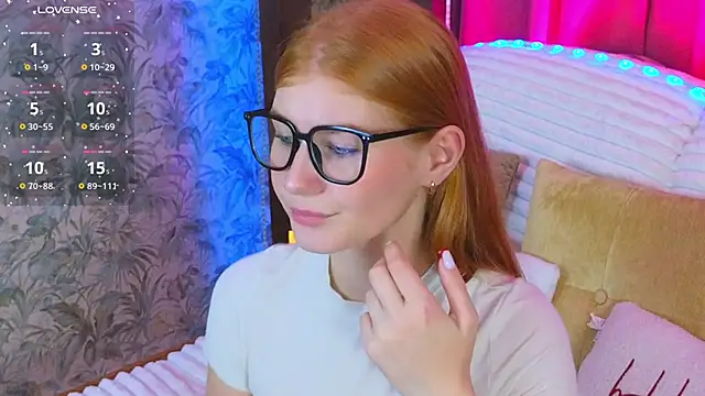 JuliaPowers  online show from 09-30-25, 04:06