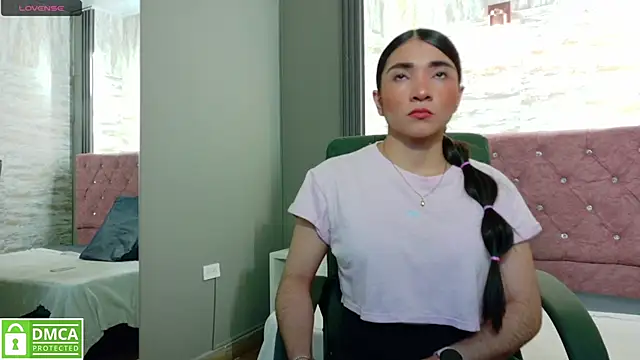 Snapshot of Aurora_jones11 chatting on 09-10-25, 03:28 Aurora jones11 online show from 09-10-25, 03:28