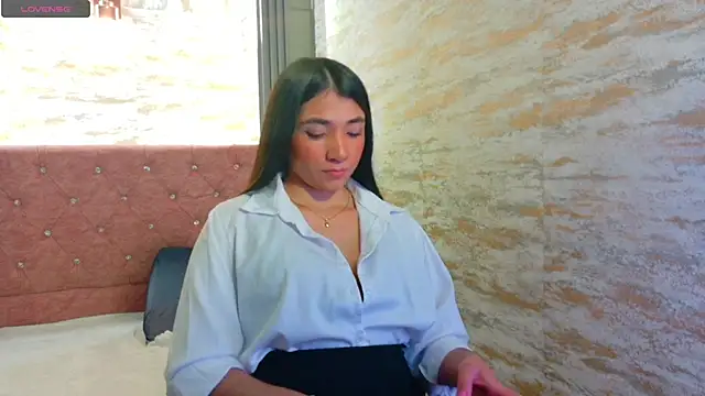 Snapshot of Aurora_jones11 chatting on 09-25-25, 03:43 Aurora jones11 online show from 09-25-25, 03:43