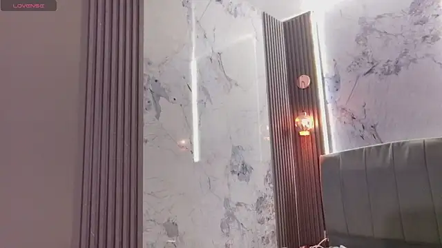 Snapshot of Aurora_jones11 chatting on 10-18-25, 04:26 Aurora jones11 online show from 10-18-25, 04:26