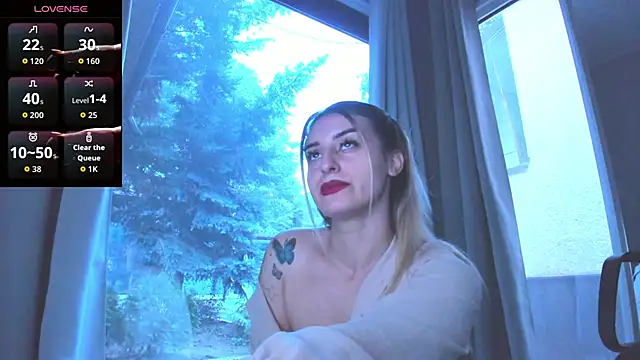 Ella Vee online show from 09-12-25, 04:56