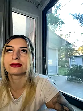 Ella Vee online show from 09-24-25, 04:38