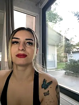 Ella Vee online show from 09-25-25, 05:11