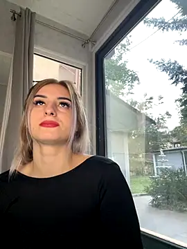 Ella Vee online show from 09-27-25, 04:50