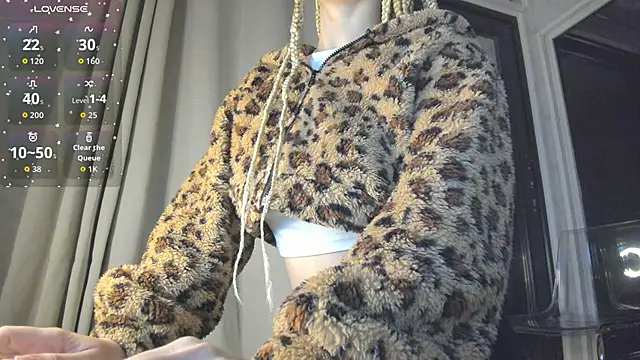 Ella Vee online show from 10-21-25, 02:45