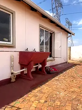 Melanin2002 online show from 10-31-25, 11:44