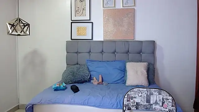  naomi s online show from 04-04-26, 01:19