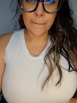 Nicoleefaith  online show from 09-25-25, 05:27