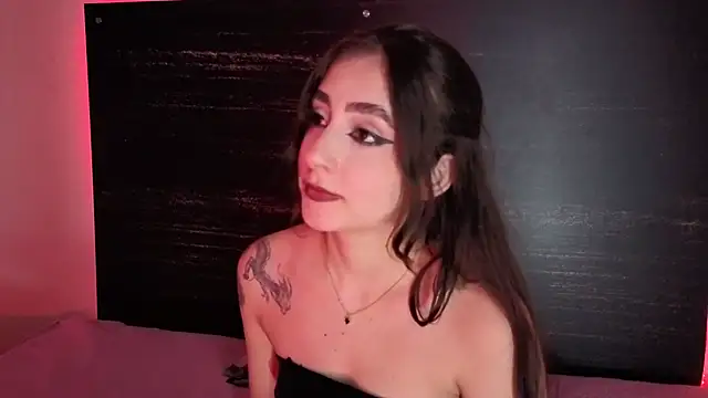 Snapshot of sharlot24 chatting on 11-25-25, 12:32 sharlot24 online show from 11-25-25, 12:32