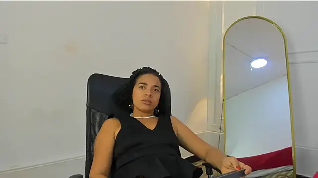 Snapshot of charlotte_dante212 chatting on 07-19-26, 05:44 charlotte dante212 online show from 07-19-26, 05:44