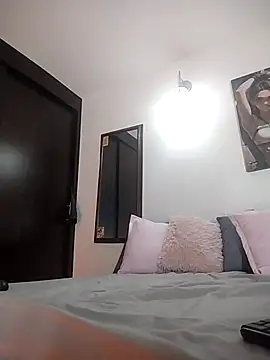 Snapshot of Lyra-Richter chatting on 10-23-25, 04:17 Lyra-Richter online show from 10-23-25, 04:17