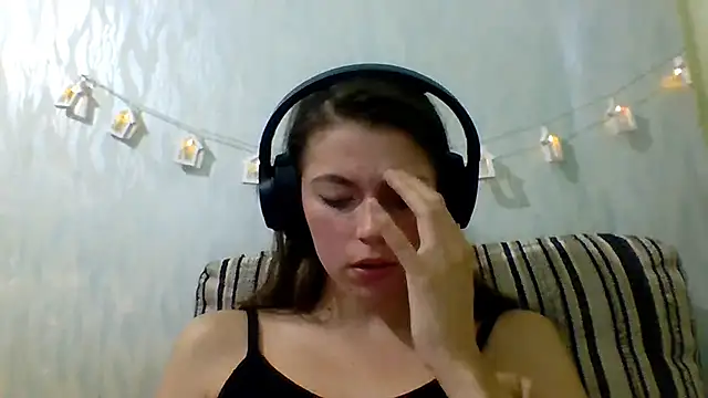 CutieAnny online show from 09-09-25, 04:56