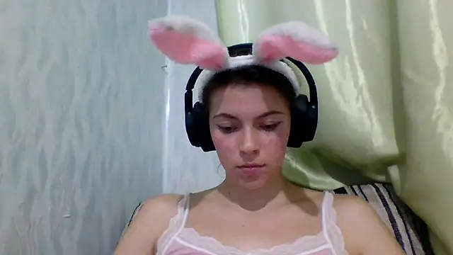 CutieAnny online show from 09-15-25, 05:46