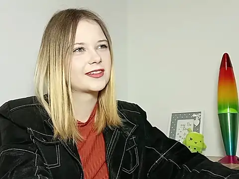 LydiaYoung online show from 10-09-25, 06:17