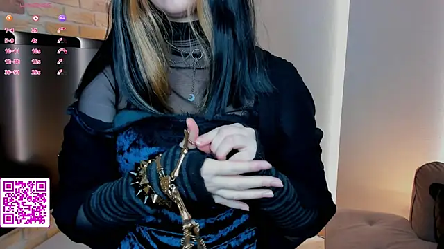 EvaBlimey online show from 09-13-25, 04:56