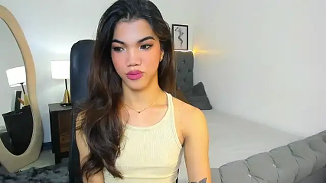 CassieSommereux online show from 10-16-25, 05:19