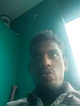 Snapshot of Tamilgud23 chatting on 10-14-25, 11:44 Tamilgud23 online show from 10-14-25, 11:44