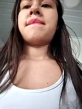 Snapshot of Layla_fontainex_x chatting on 09-22-25, 11:45 Layla fontainex x online show from 09-22-25, 11:45