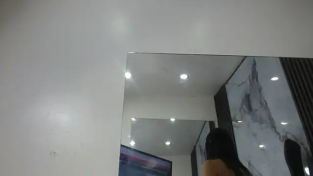 Snapshot of CamelyHott chatting on 10-11-25, 06:50 CamelyHott online show from 10-11-25, 06:50