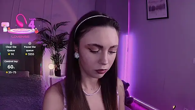 Snapshot of Leri_Star chatting on 10-08-25, 07:44 Leri Star online show from 10-08-25, 07:44