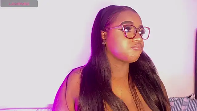 Mimi Gil online show from 10-13-25, 04:56