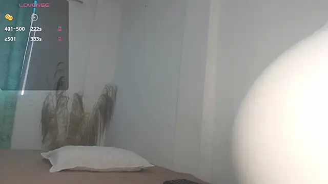 Snapshot of Aprill18_ chatting on 11-10-25, 01:10 Aprill18 online show from 11-10-25, 01:10