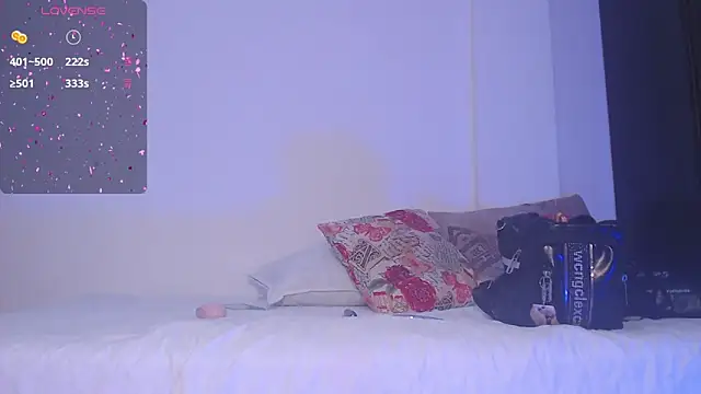 Snapshot of Aprill18_ chatting on 12-15-25, 01:59 Aprill18 online show from 12-15-25, 01:59