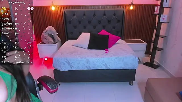 Snapshot of ladymercury1 chatting on 11-11-25, 07:14 ladymercury1 online show from 11-11-25, 07:14