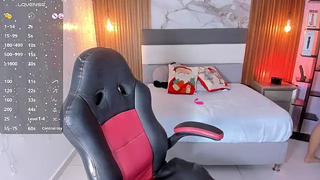 Snapshot of ladymercury1 chatting on 11-25-25, 07:36 ladymercury1 online show from 11-25-25, 07:36